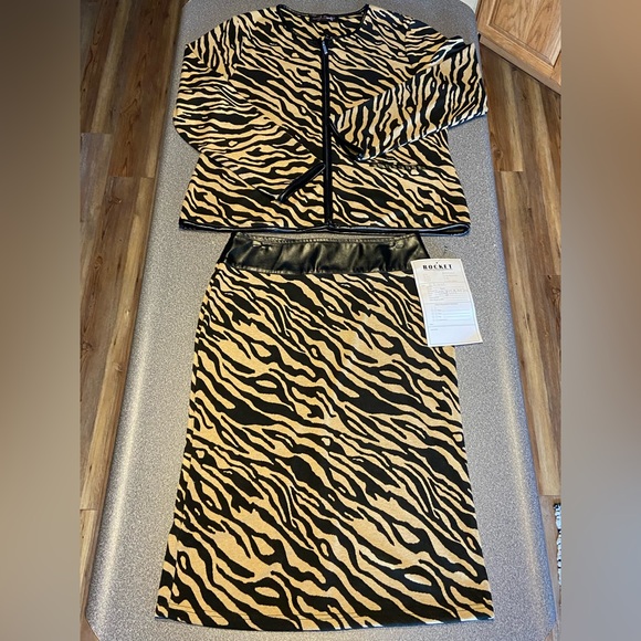 Womens matching zebra skirt and jacket; Size med - Picture 1 of 8